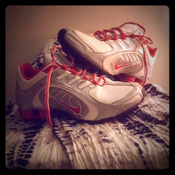 Nike Shoes - NIKE SHOX WOMEN'S 9. SILVER RED WHITE GREY